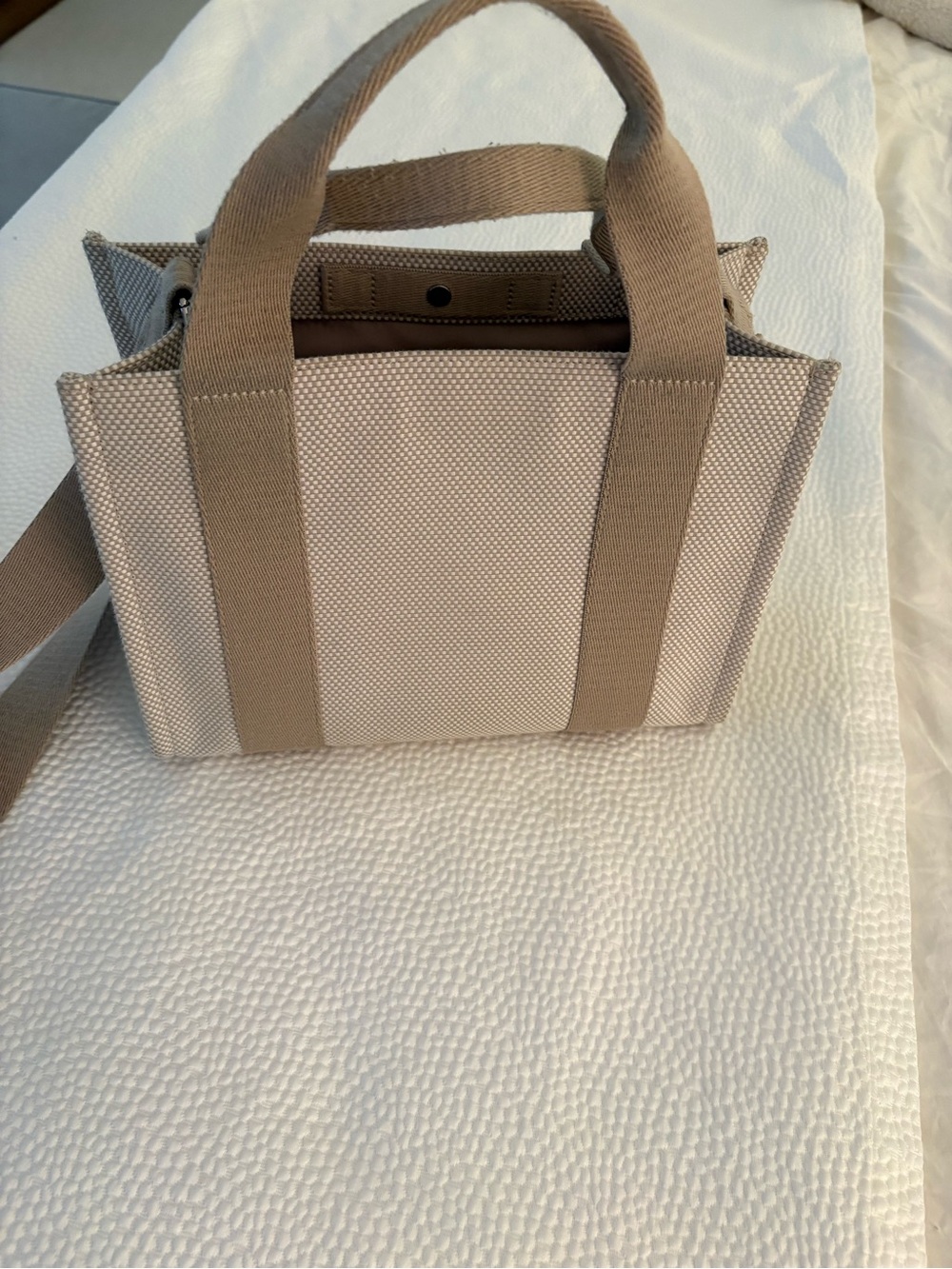 Lulu lemonCanvas Crossbody Tote in Beige with Contrast Straps - Picture 3 of 6